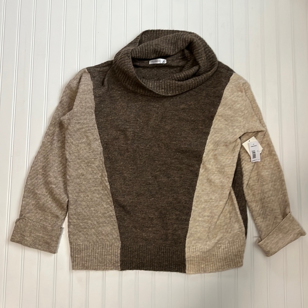 Retrology long sleeve turtleneck sweater